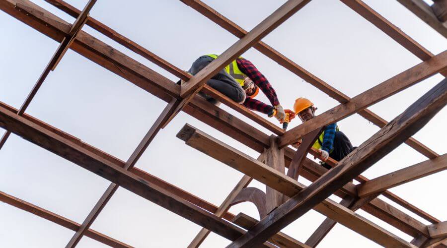 Expert Emergency Roof Repairs services in Crystal Lake, IL